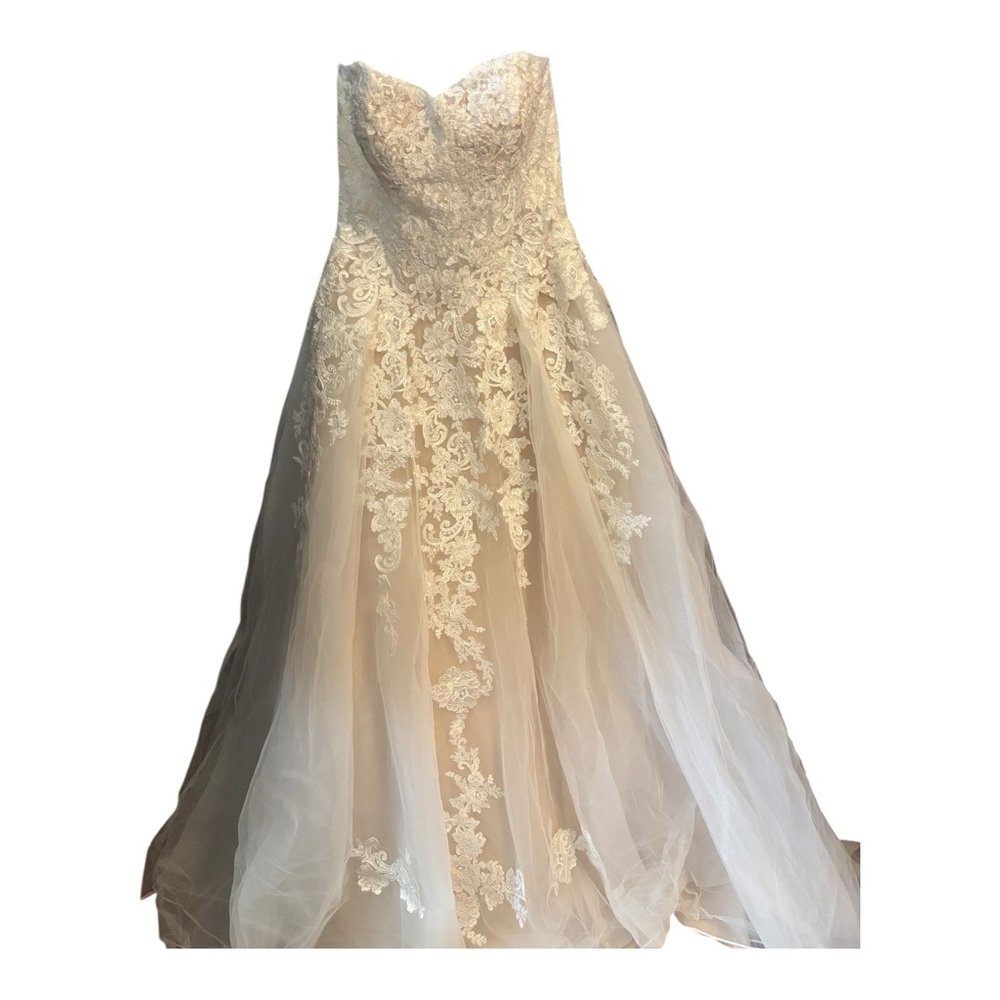 David's Bridal Cream Strapless Sleeveless Wedding Gown - Picture 8 of 8